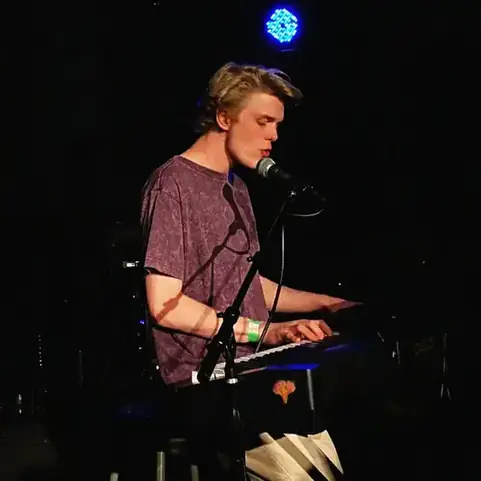 Ash Stu at the piano